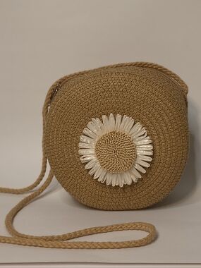 Straw Daisy Crossbody Bag - Beige